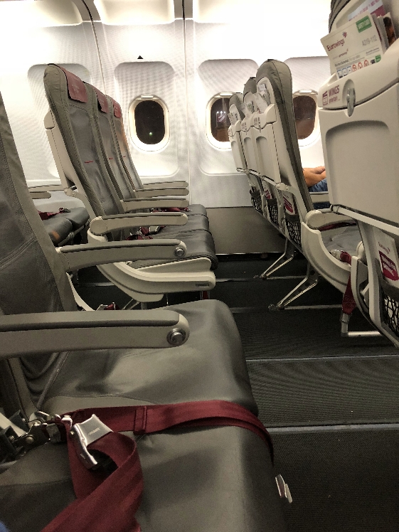 leere Sitzreihe beim Rückflug von Dresden nach Köln am 10.07.2018
