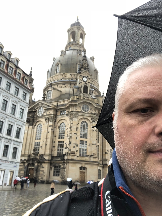 im Juli 2018 vor der Frauenkirche in Dresden