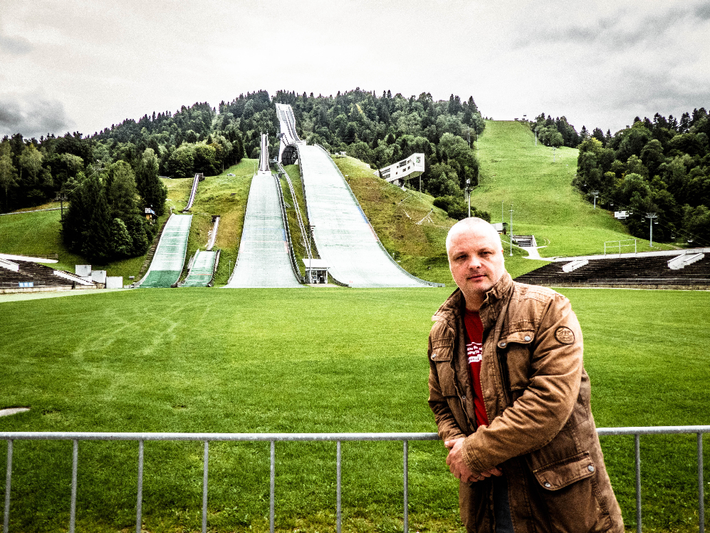 im September 2017 in Garmisch-Partenkirchen vor der Großen Olympiaschanze