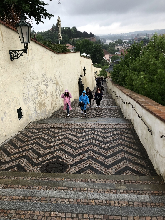 Aufstieg zur Prager Burg (iPhone-Bild)