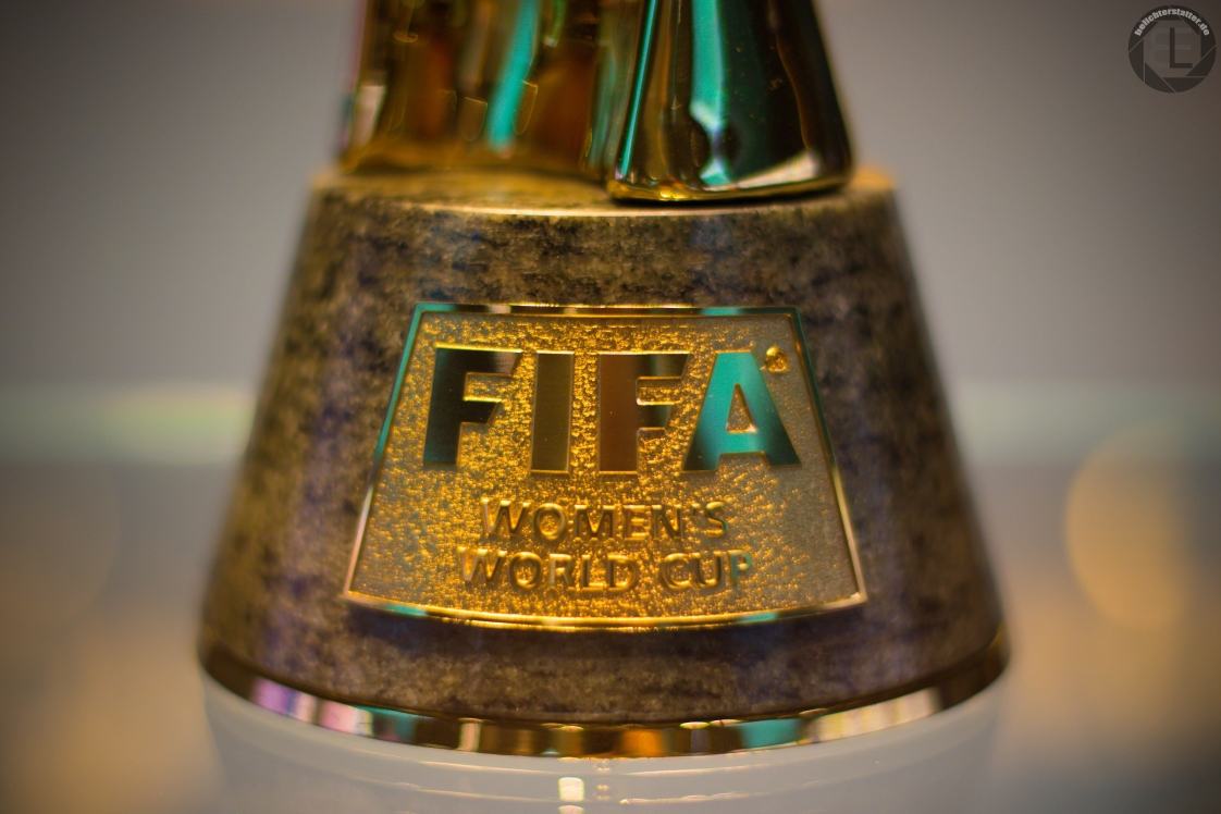 FIFA Women\'s World Cup Trophy im FIFA World Football Museum in Zürich