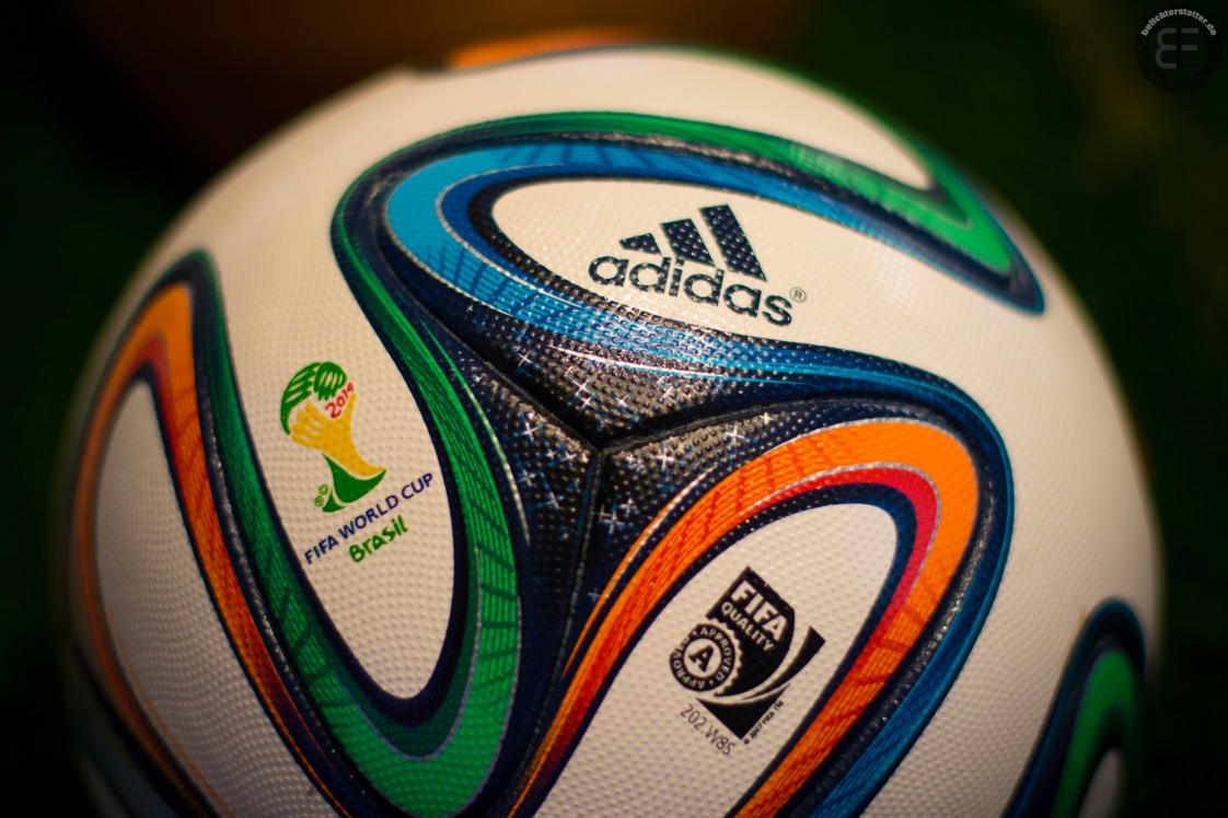 Spielball der WM 2014 im FIFA World Football Museum in Zürich